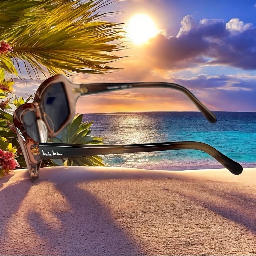 Nicole Miller Vintage Waikiki women’s sunglasses nude with case | size 55-14-130